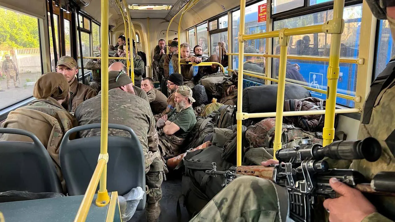 Защитники "Азовстали" доставлены в колонию под Донецком