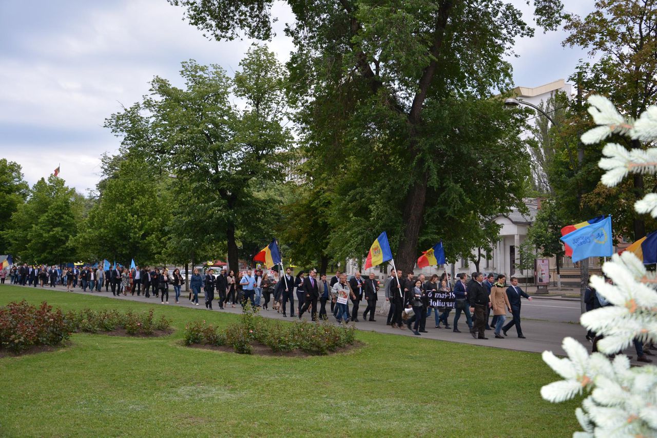 В день "оккупации Бессарабии" либералы пикетировали посольство России