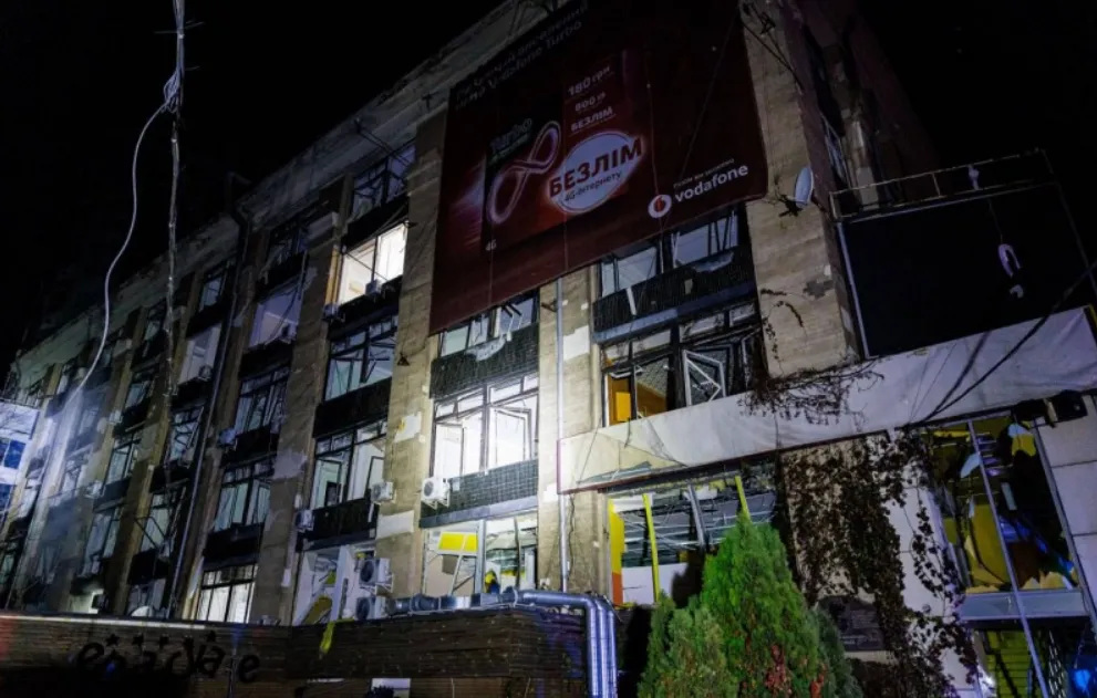 O bombă rusească a lovit un bloc de locuințe la Harkov