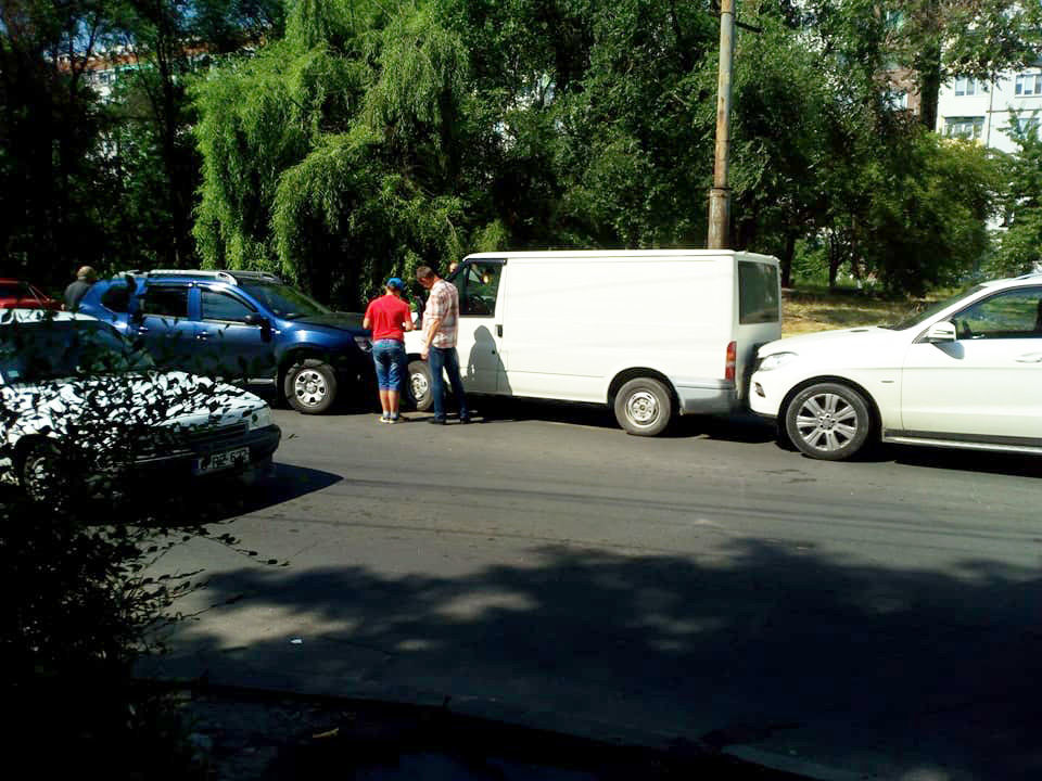 Цепная авария в Кишиневе спровоцировала большую пробку