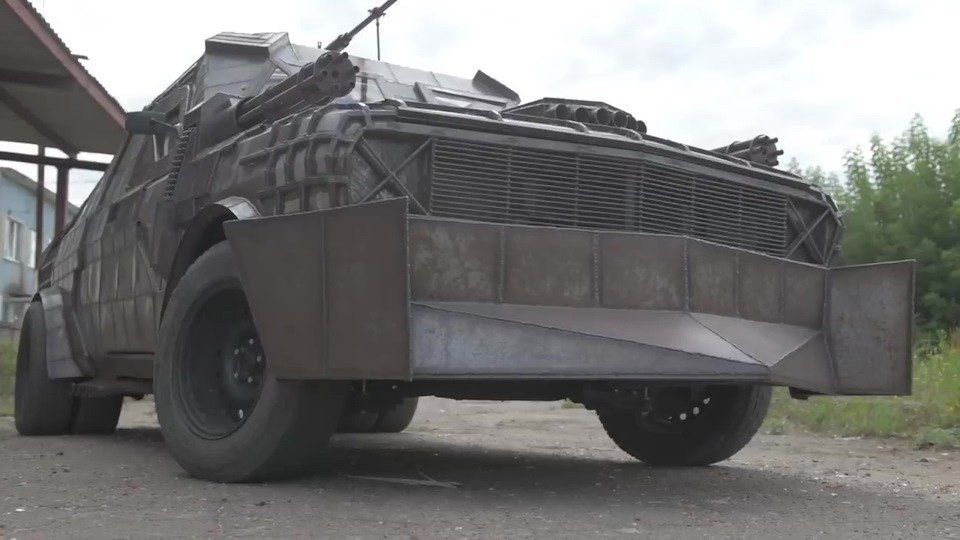 В Беларуси создали автомобиль для зомби-апокалипсиса