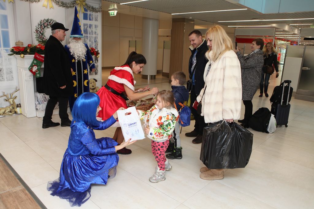 50 copii au sărbătorit ajunul Revelionului la Aeroportul Chișinău