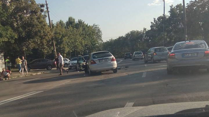 Accident grav în sectorul Ciocana al Capitalei. Un pasager a avut de suferit