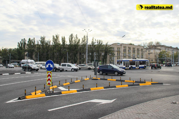 В столице завершен ремонт круговой развязки на бульваре Константина Негруцци