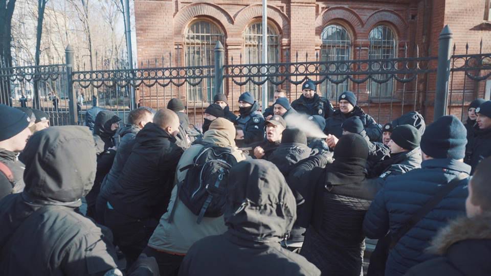 В Харькове националисты повредили декорации к военному сериалу про СССР