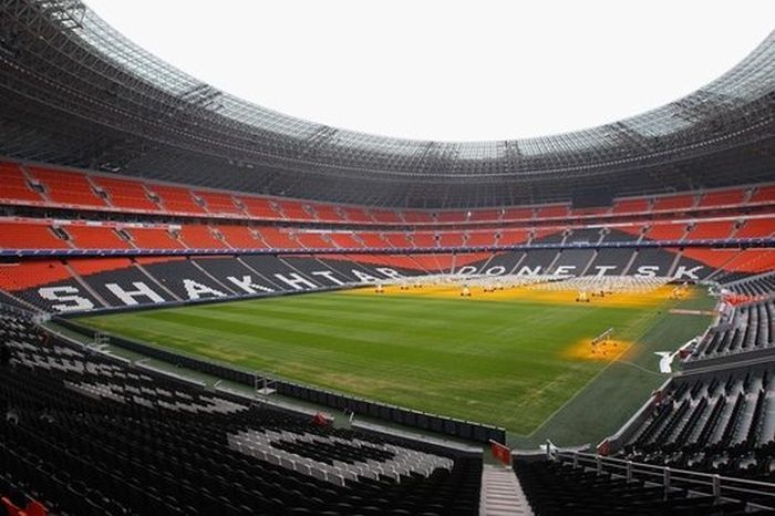 Conflictul din Ucraina a transformat acest stadion într-o ruină