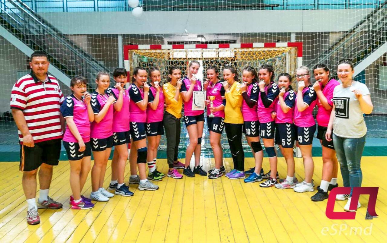 Бельцкие гандболистки стали двукратными чемпионками Молдовы