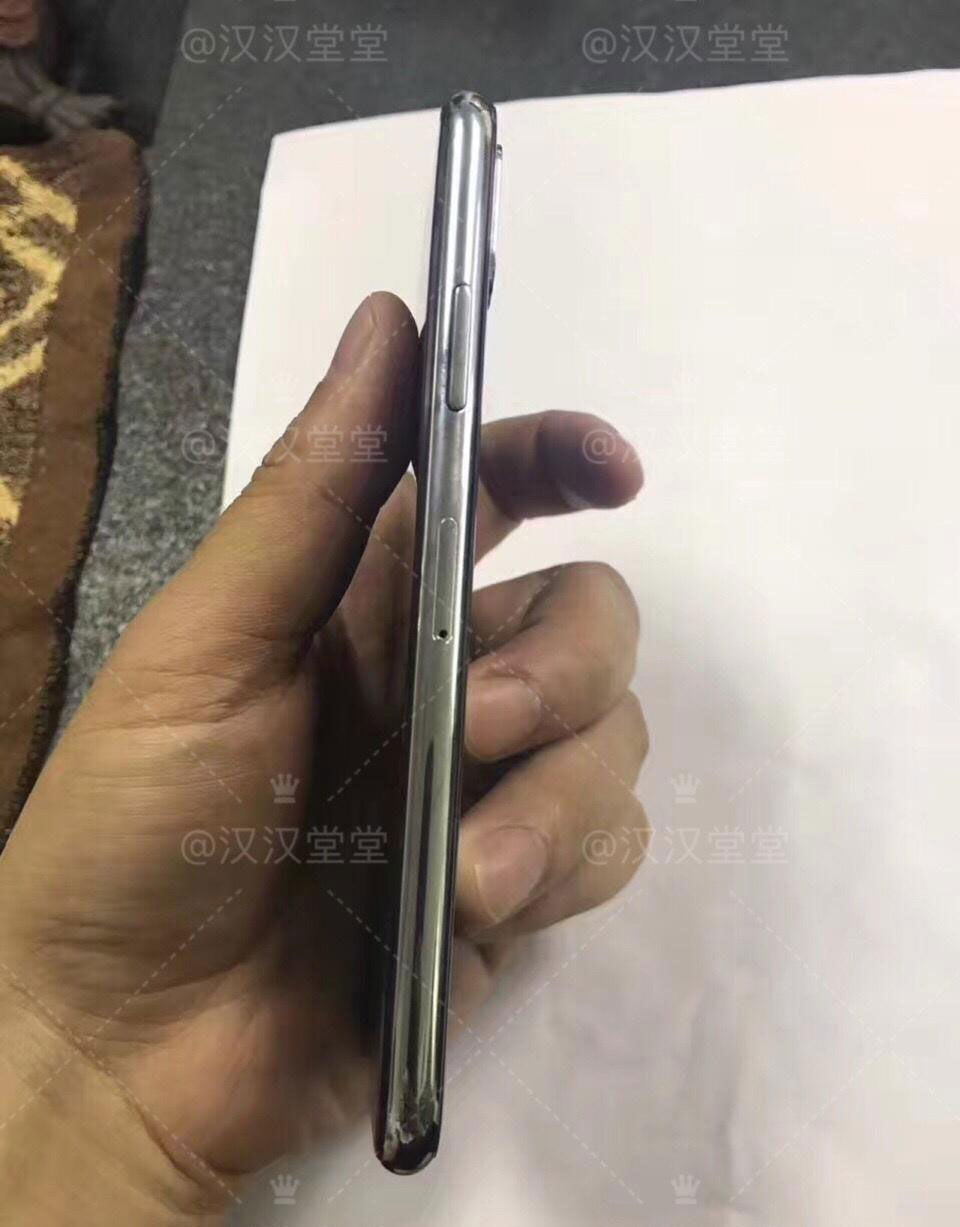 В Сеть утекли фотографии с производства iPhone 8 на заводе Foxconn