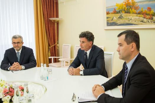 Павел Филип провел встречу с генсеком Международного союза автотранспорта