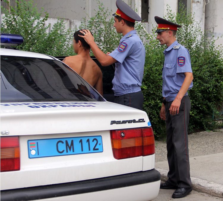 В Приднестровье пьяные жители устроили дебош в такси