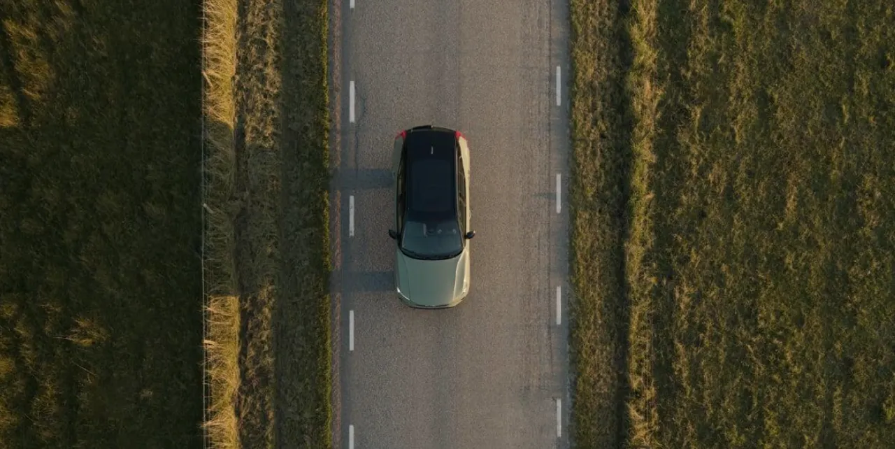 Volvo XC40: Выбери 3 специальные версии: бензин, гибрид и даже электро от 39.800 евро