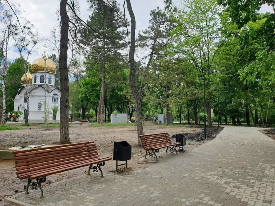 Работы по обустройству сквера на улице Николае Димо идут полным ходом