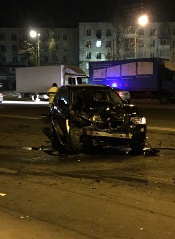 Accident grav în Capitală: Trei mașini, făcute zob. Primele imagini