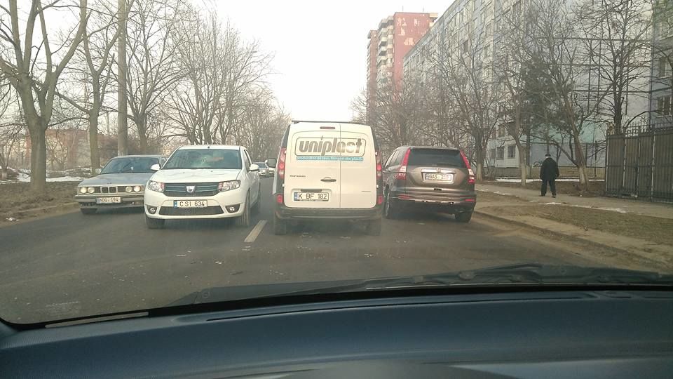 O mașină cu trei roți a provocat haos în traficul din Capitală