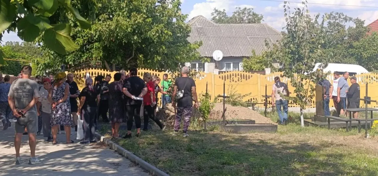 Мужчину, убившего жену в Магдачештах, похоронили: без священника и у ворот кладбища