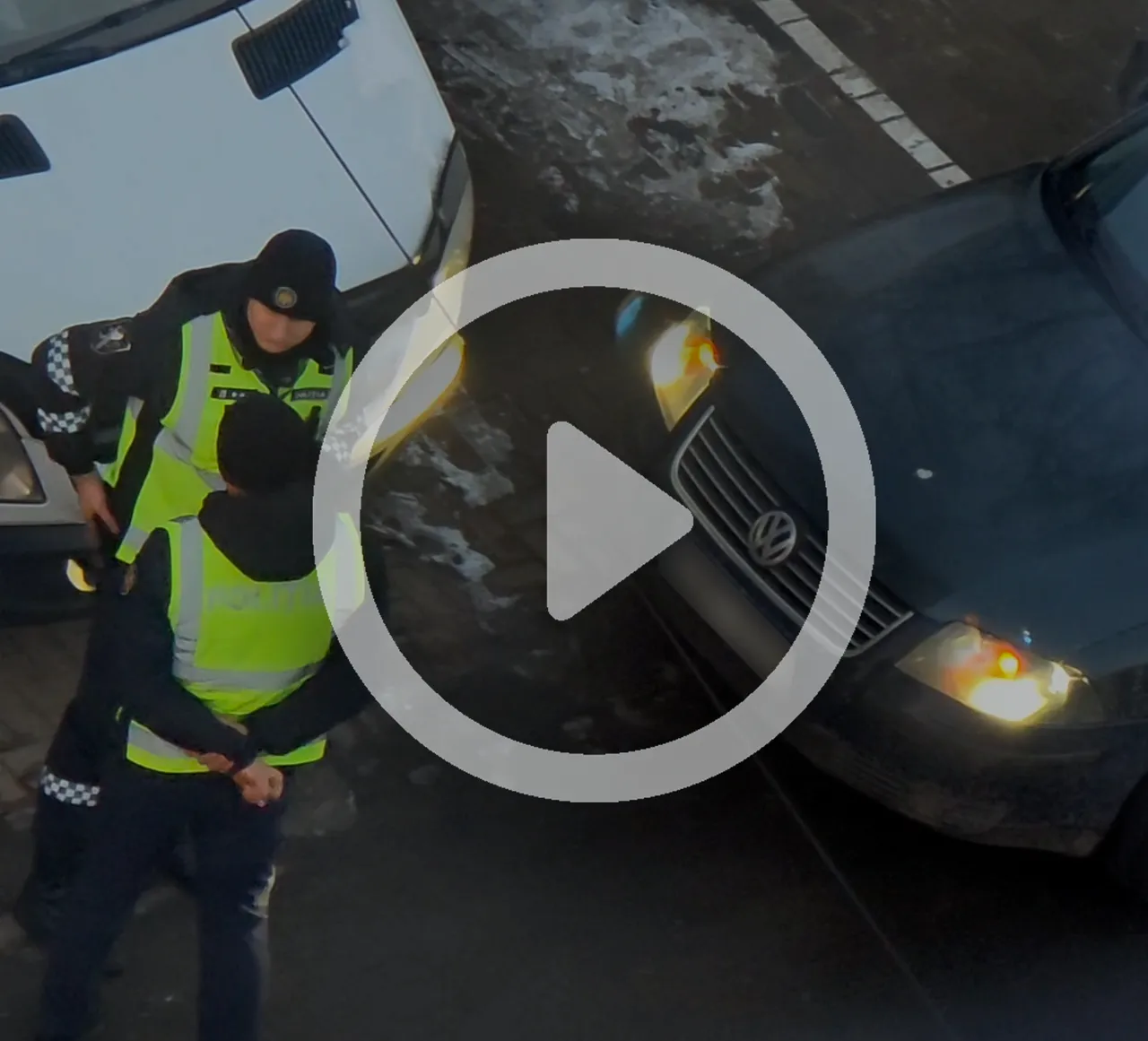 Un martor ocular a surprins comportamentul ciudat al polițiștilor în Capitală