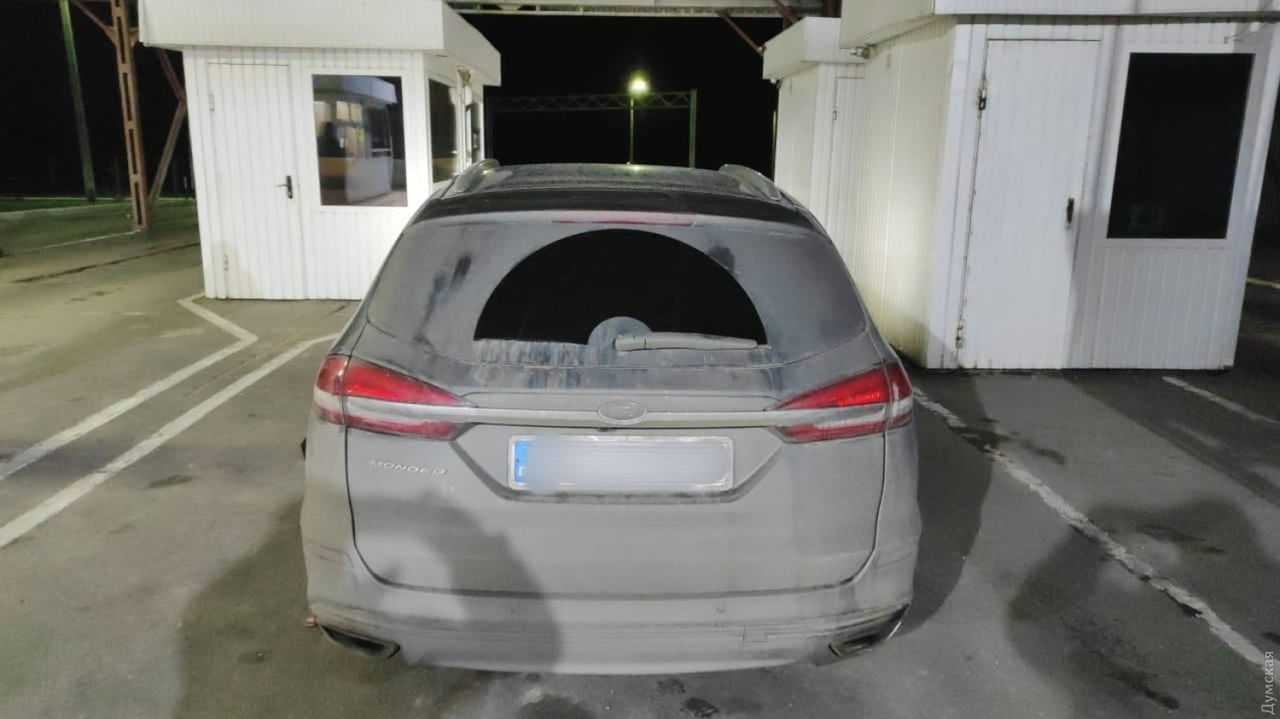 Одесские пограничники остановили на границе с Приднестровьем угнанный автомобиль