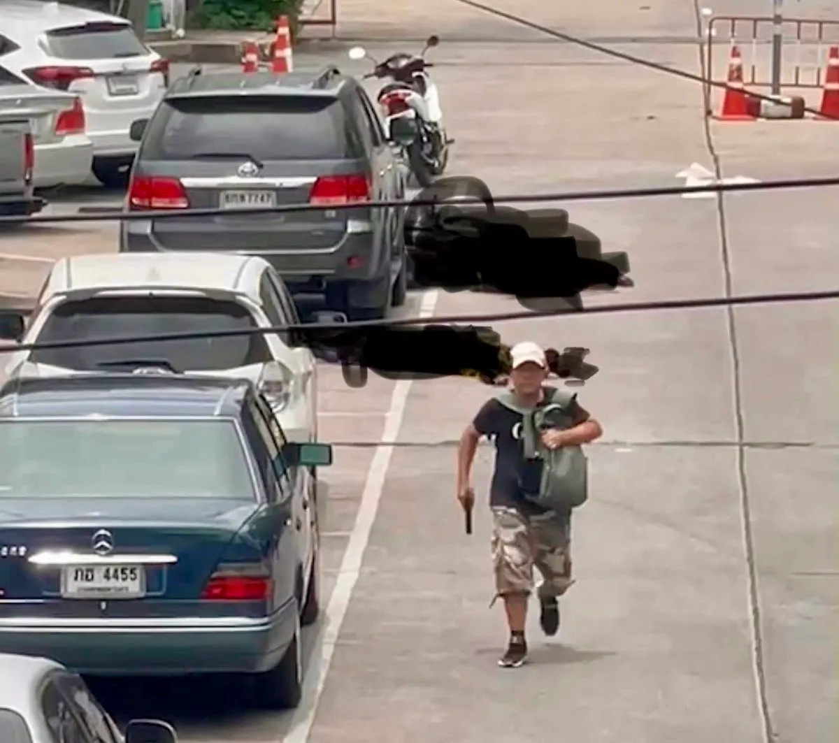Împușcături într-o piață din Bangkok: Cinci persoane au murit, iar atacatorul s-a sinucis