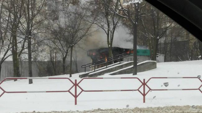 На Чеканах загорелся киоск