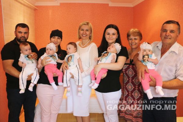 У двух сестер в селе Чишмикиой родилась тройня и двойня