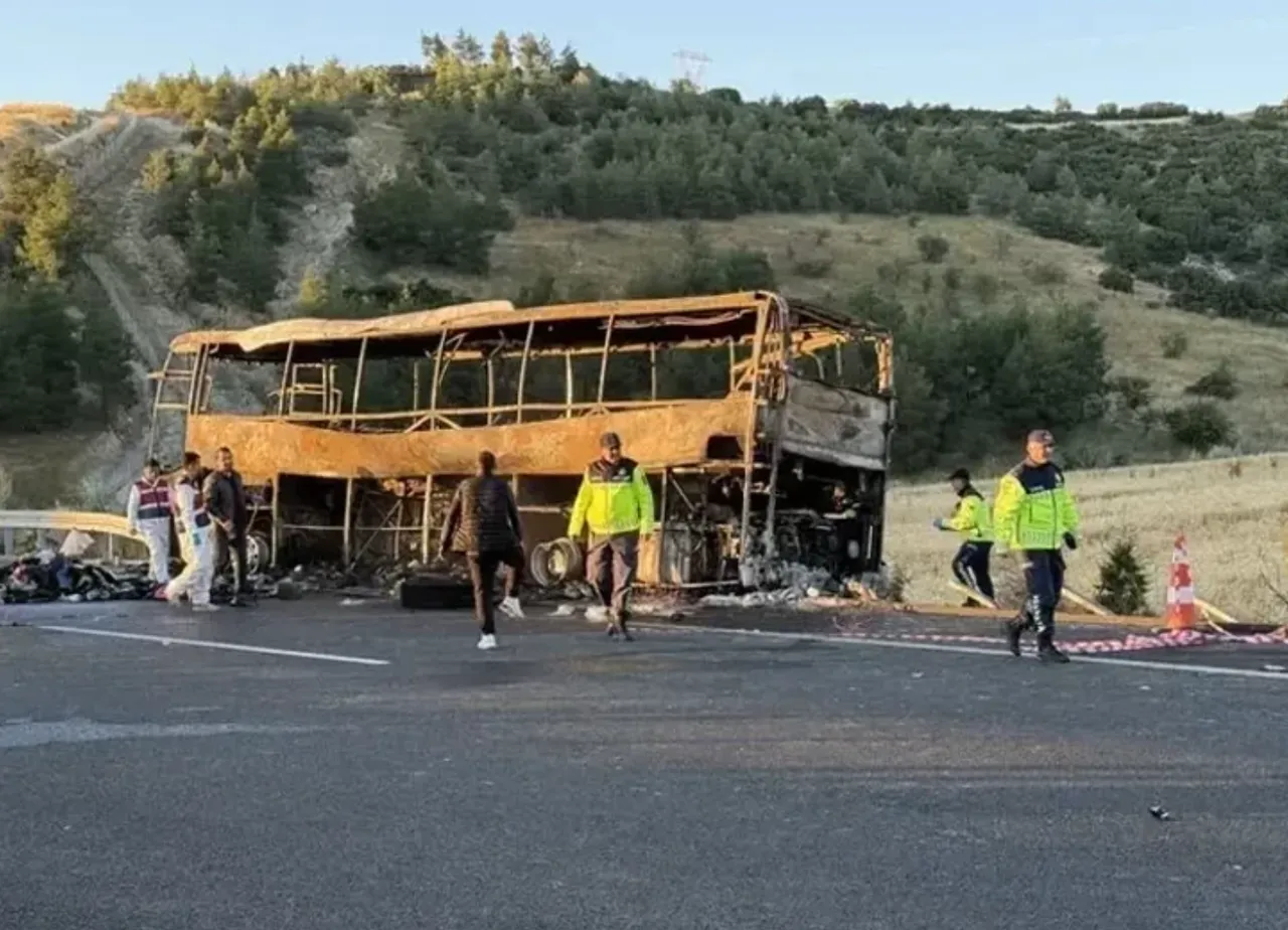 В Турции при пожаре в пассажирском автобусе погибли 8 человек