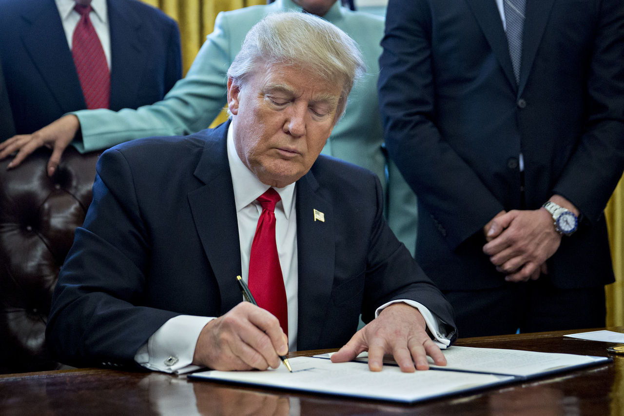 СМИ выясняют, почему Дональд Трамп не носит обручальное кольцо
