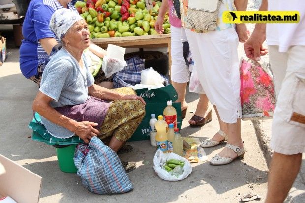 Журналисты показали антисанитарные условия на центральном рынке