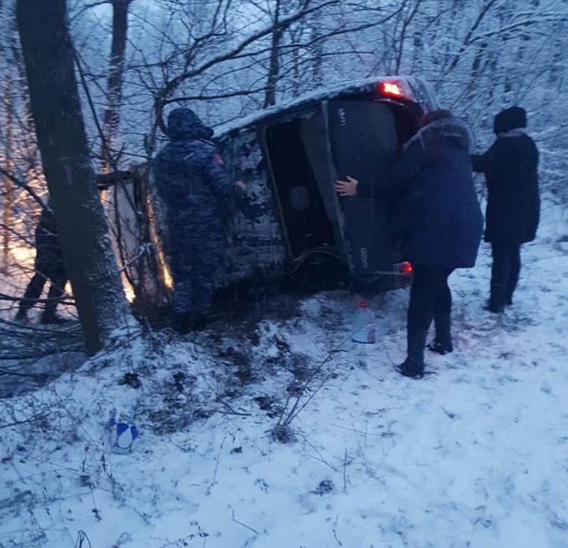 На трассе Вадул-луй-Водэ - Бэлэбэнешть произошло ДТП: перевернулся автомобиль