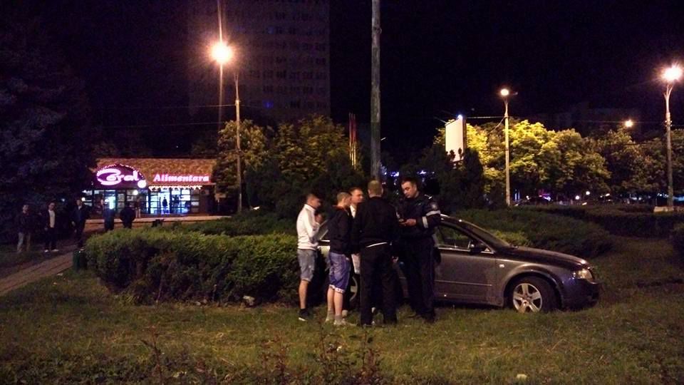 В Кишиневе нетрезвый водитель вылетел с дороги и угодил в кусты