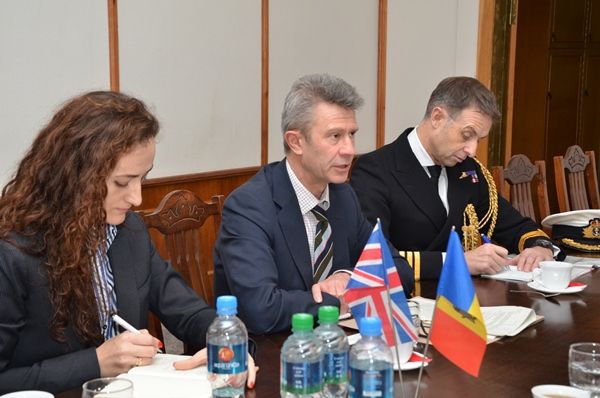 Еуджен Стурза встретился с представителем минобороны Великобритании