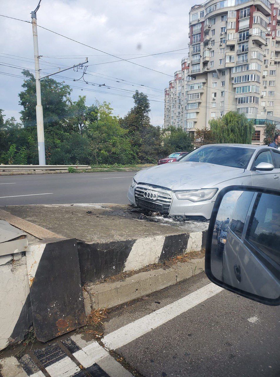 Авария на Виадуке: мать и двое детей попали в больницу
