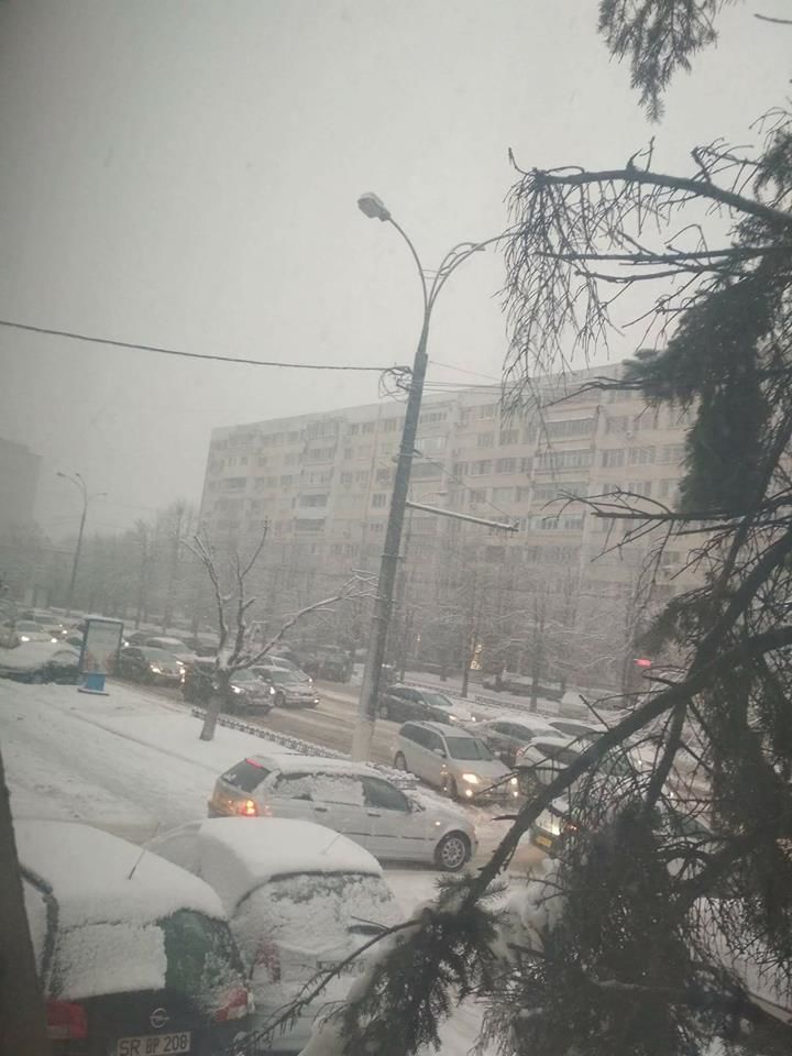 Infotrafic 14:25: Trafic paralizat. Accidente rutiere în Capitală