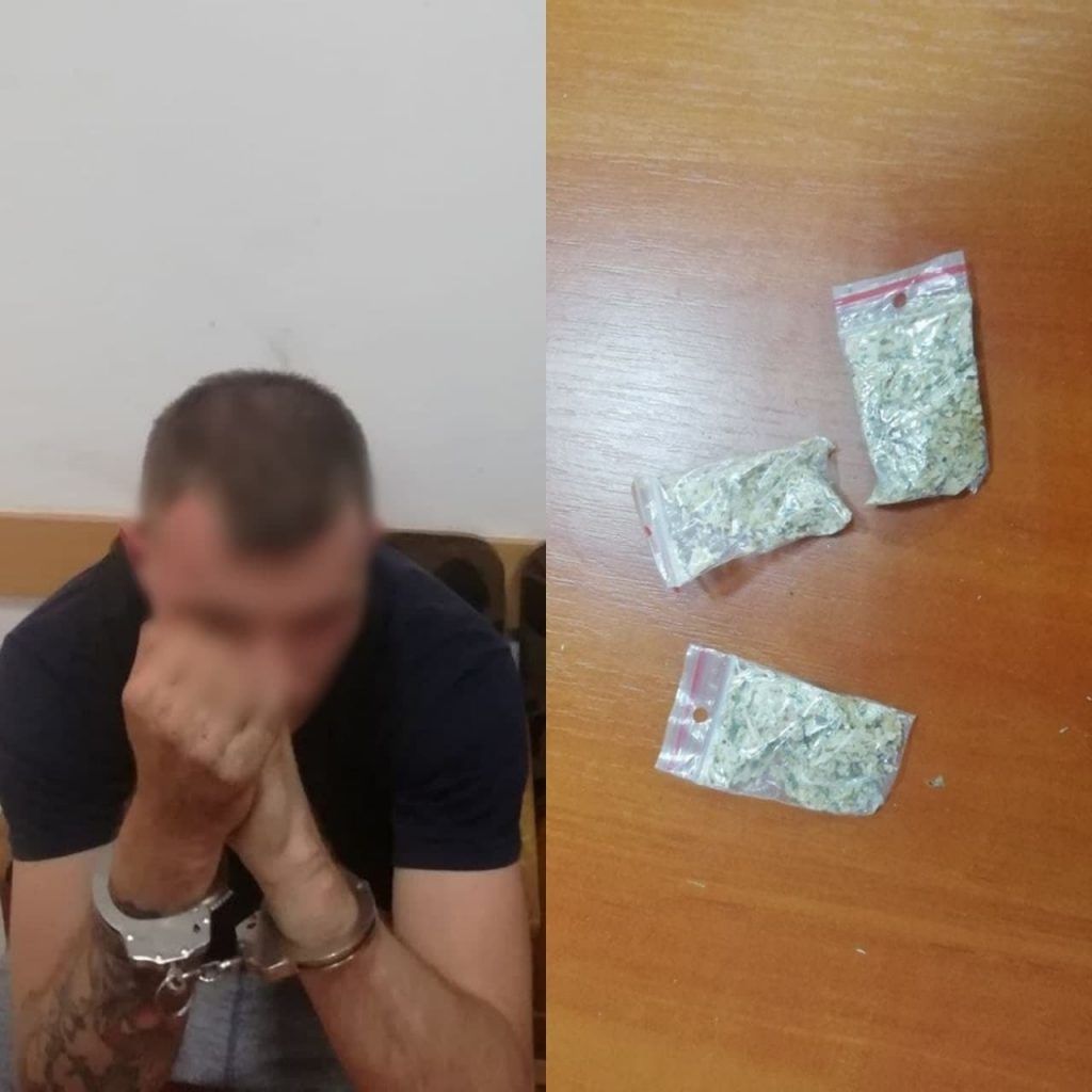 В столице задержали двух мужчин с 7 пакетами марихуаны