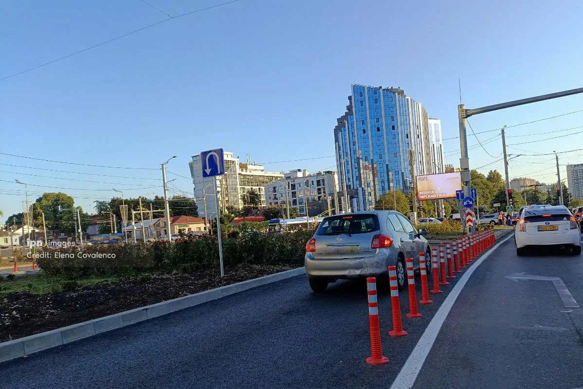 O bandă pentru întoarcere, creată pe viaductul dintre Botanica și Centru