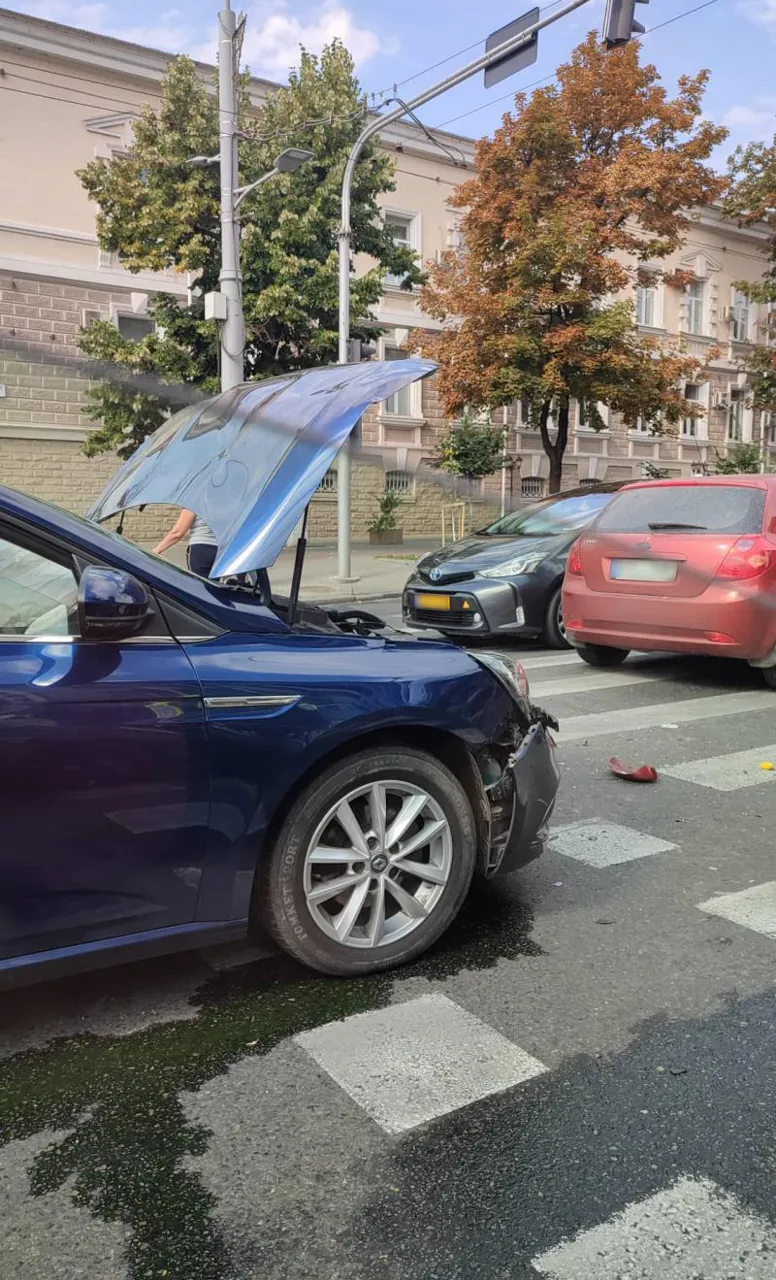ДТП в центре Кишинёва: пострадал один из пассажиров