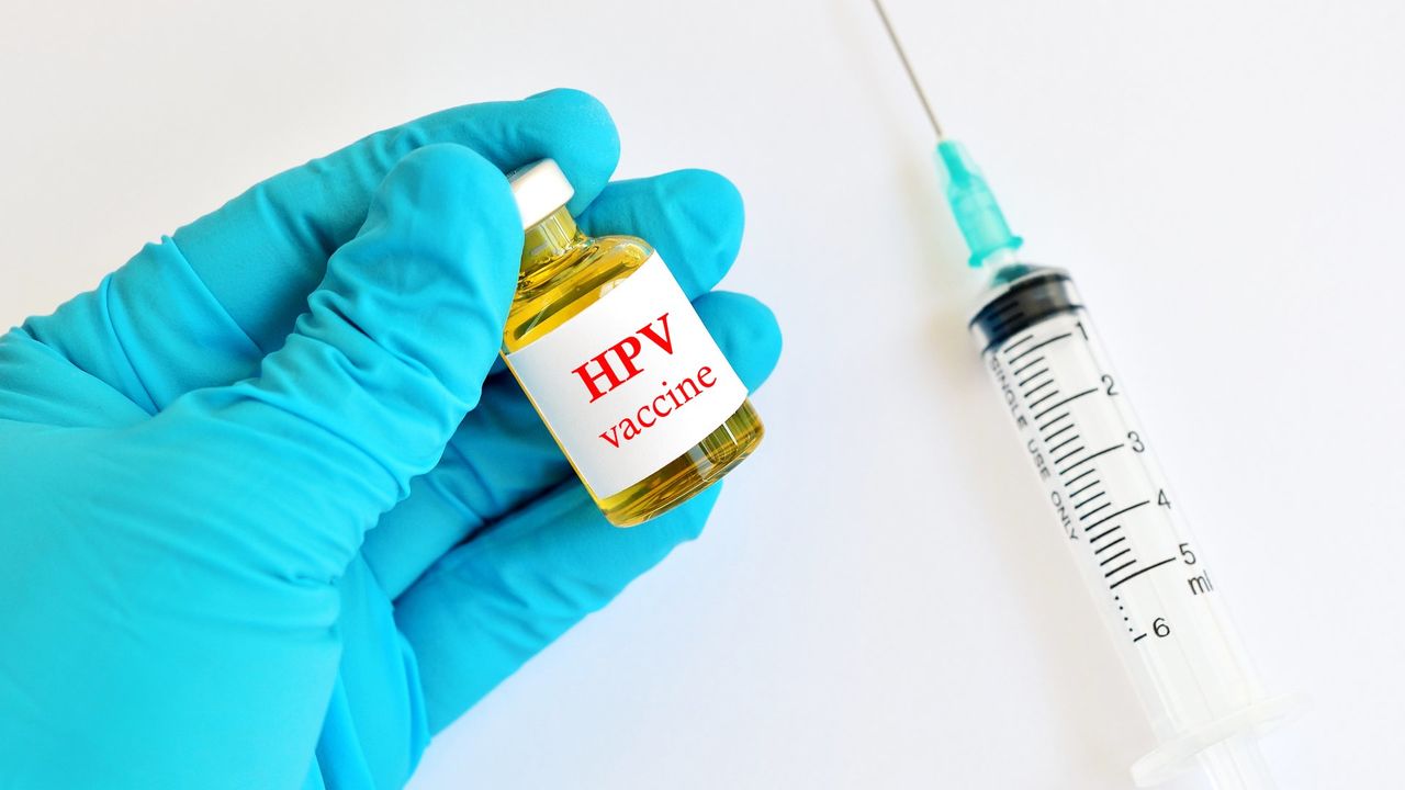 Youth Klinik: Прививка от вируса папилломы защищает наших детей