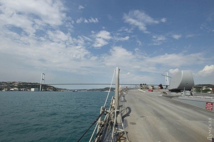 Американский ракетный эсминец вошел в Черное море