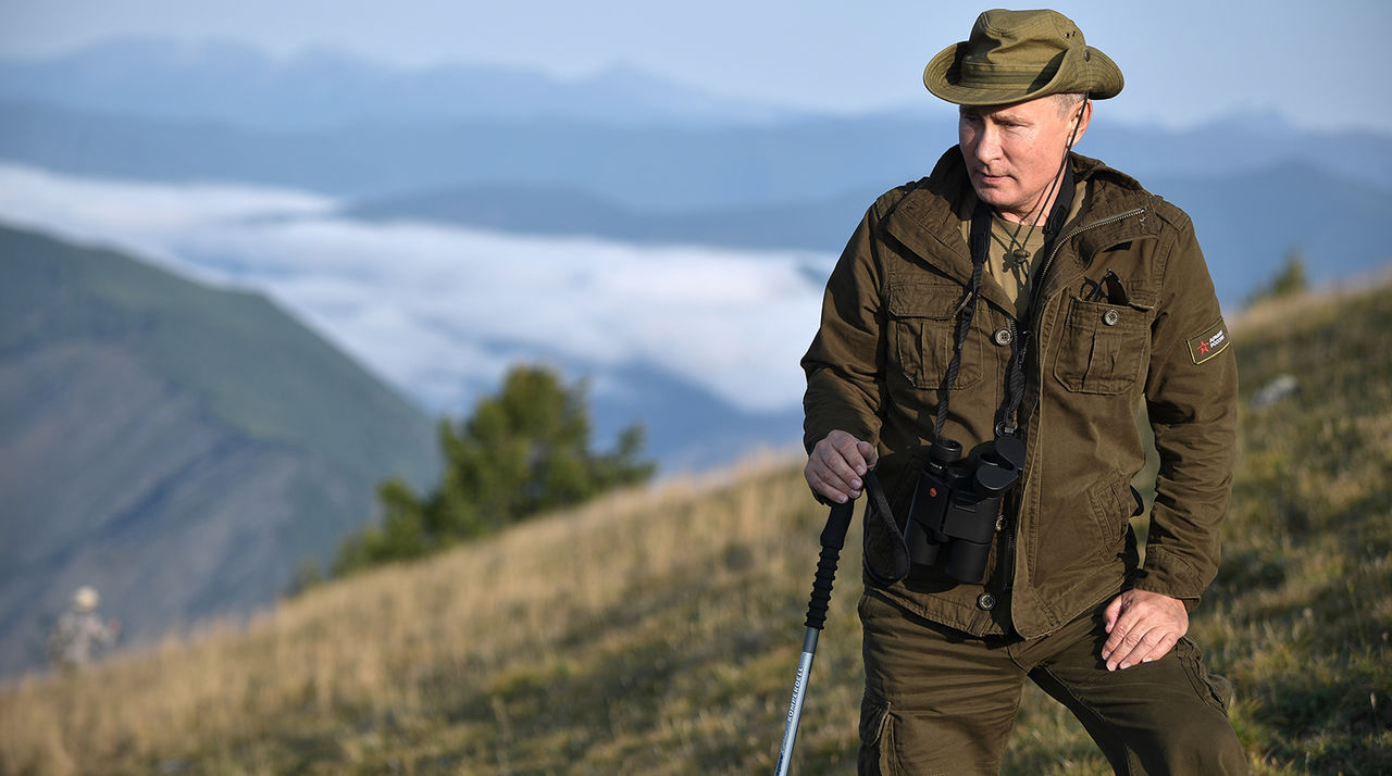 Опубликованы фотографии и видео отдыха Путина в Тыве