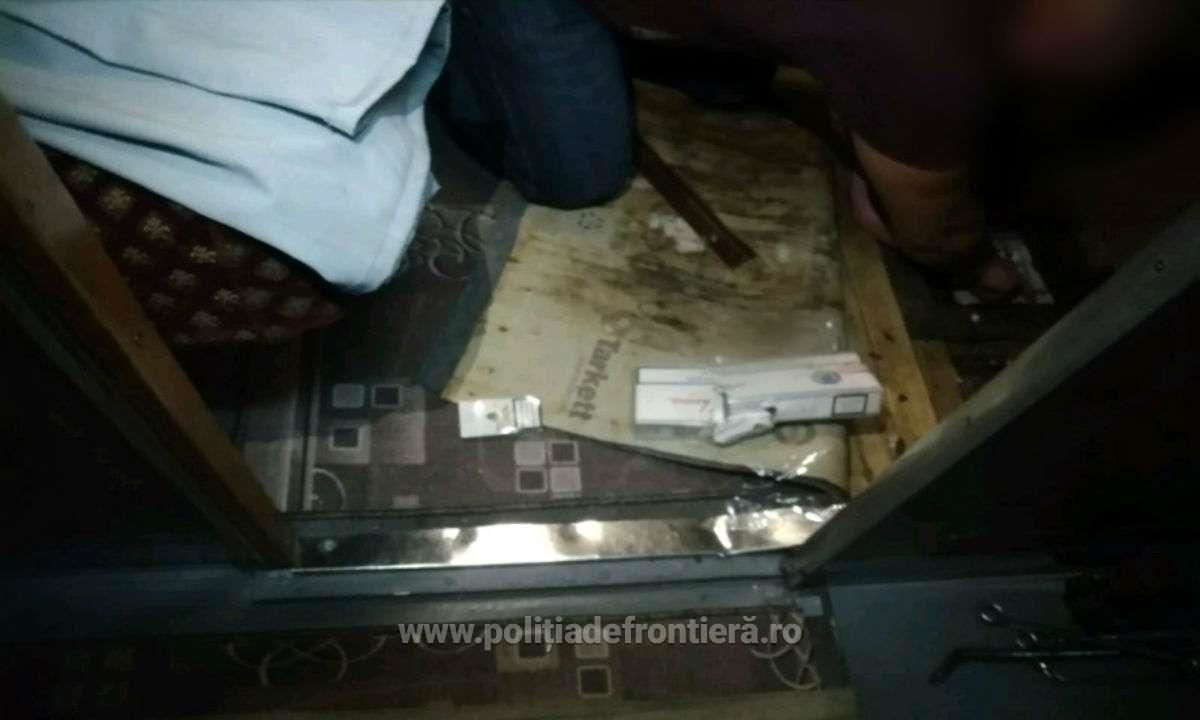 В поезде Кишинев - Бухарест обнаружено более 20000 контрабандных сигарет