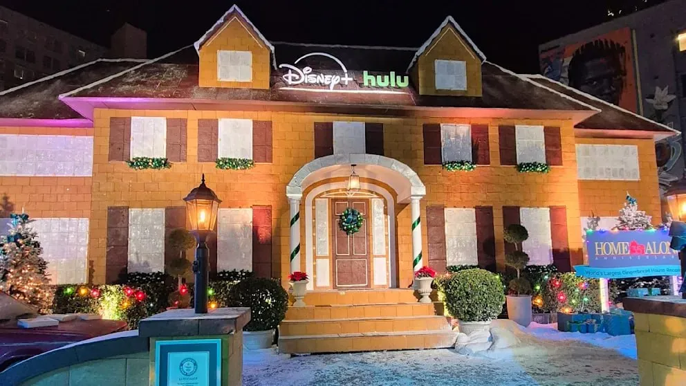 Studioul Disney a construit cea mai mare casă a lui Kevin din turtă dulce: Acesta este un record mondial