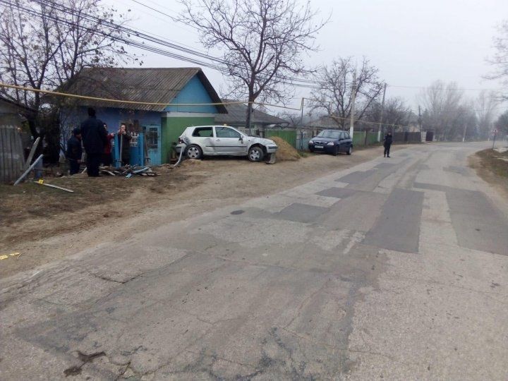 У погибшей под колесами автомобиля беременной женщины осталось двое детей