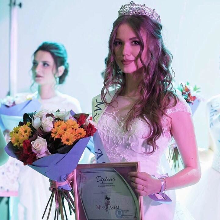 Academia de Studii Economice şi-a ales cea mai frumoasă studentă