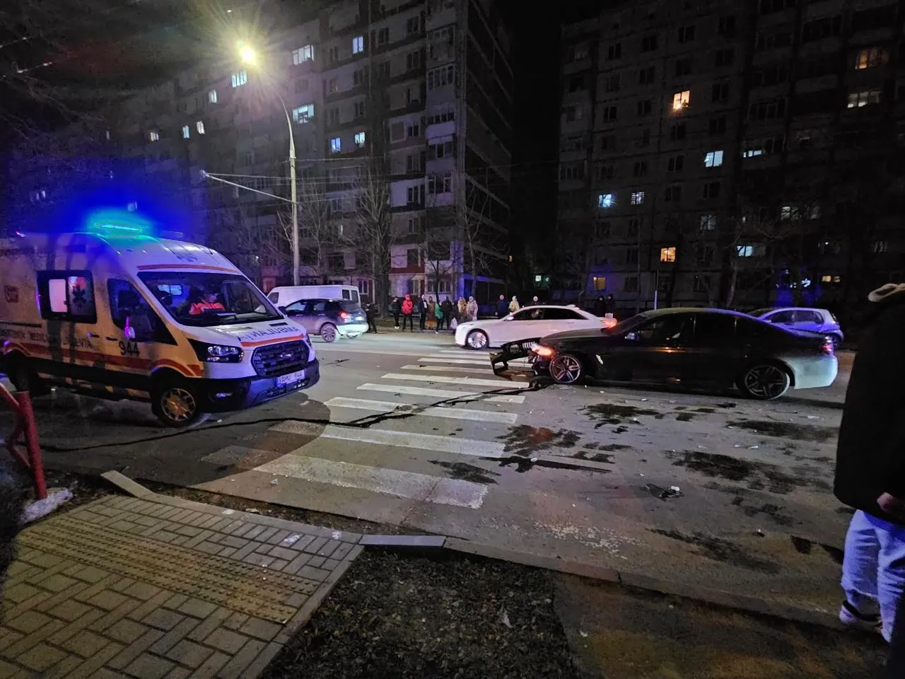 Accident grav în Capitală cu implicarea a șapte mașini: O femeie a ajuns la spital