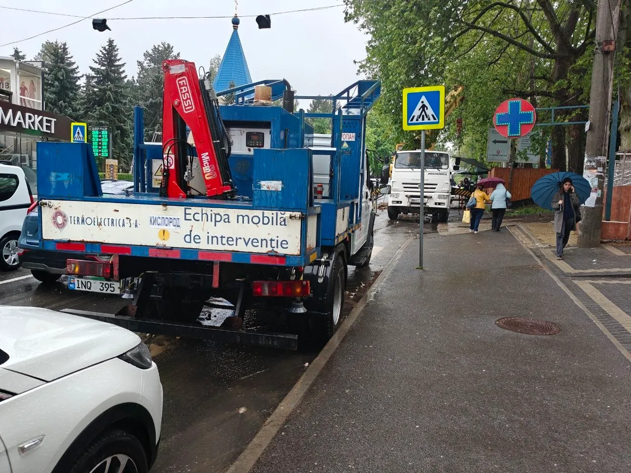 В Кишинёве из-за аварии на теплотрассе затопило улицу Иона Инкулец
