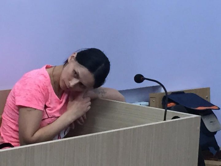 Cazul bebeluşului din Bălţi, vândut de părinţi. Imagini de la prima şedinţă de judecată