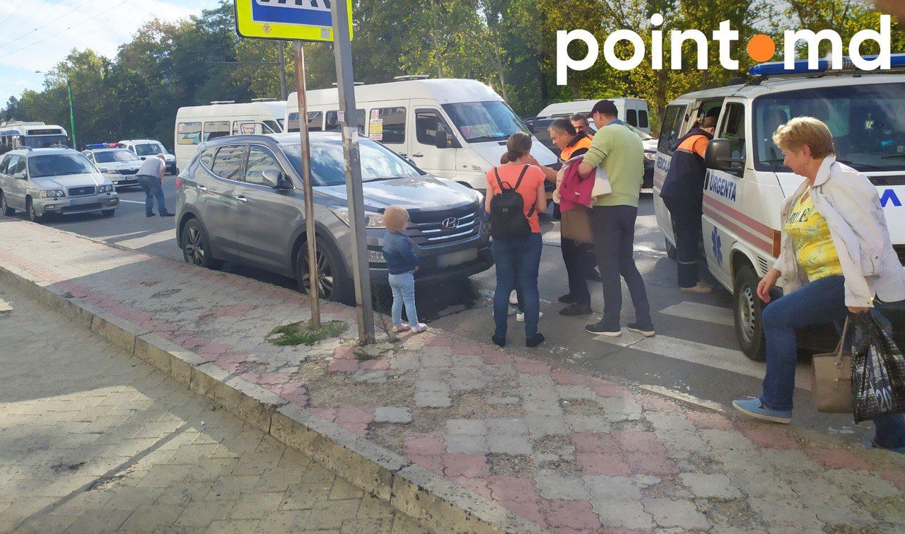 На Ботанике произошла авария с участием двух маршруток