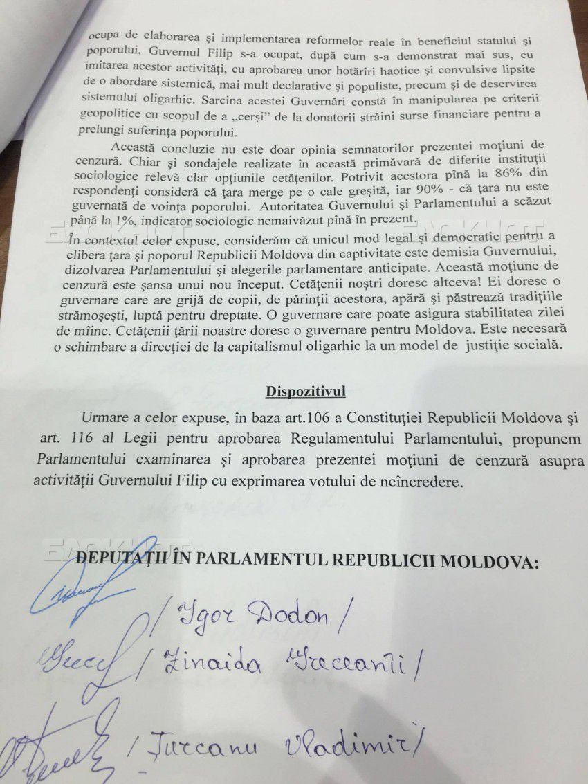 Игорь Додон представил проект по вынесению вотума недоверия правительству Филипа