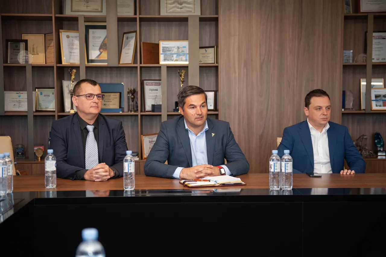 Представители правительства Румынии посетили Victoriabank -  крупнейший в Молдове объект румынских инвестиций