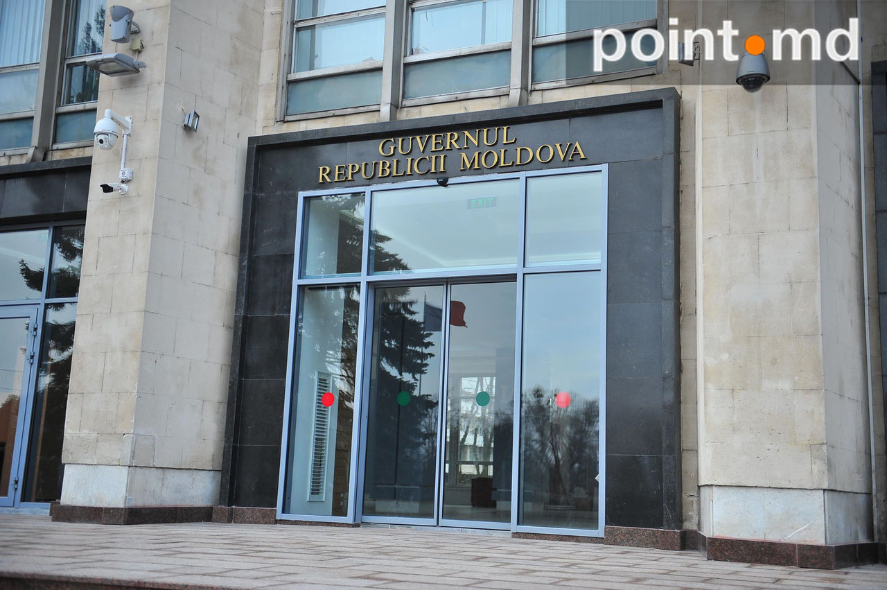 Центральную лестницу здания правительства обновили