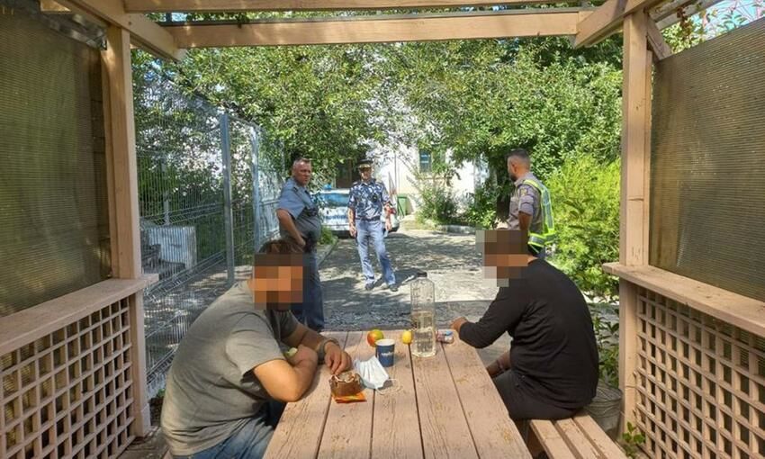 Водитель из Молдовы передал полиции Румынии афганцев, прятавшихся в его грузовике